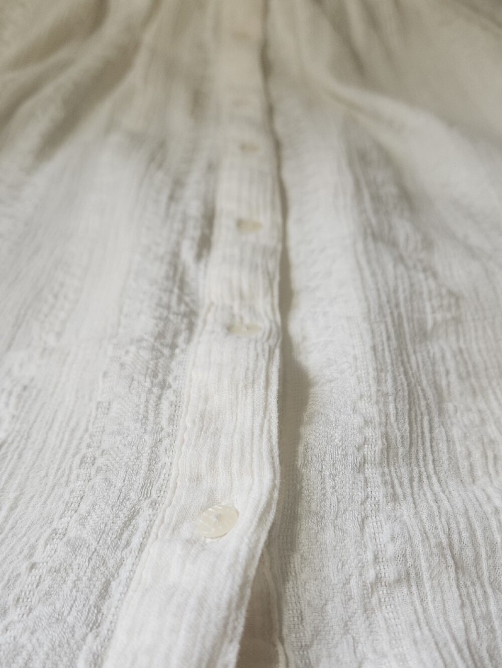 Universal Thread White Button-Front Textured Blouse - Picture 7 of 12